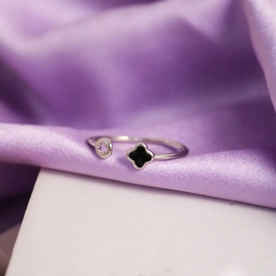 Korean Silver Clover Band - Salty Accessories