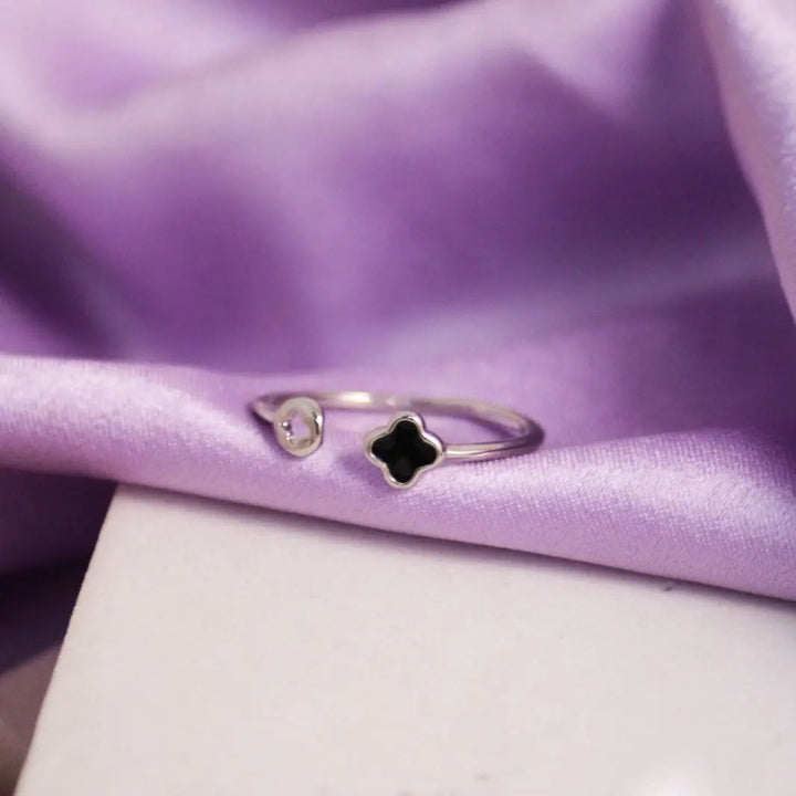 Korean Silver Clover Band - Salty Accessories