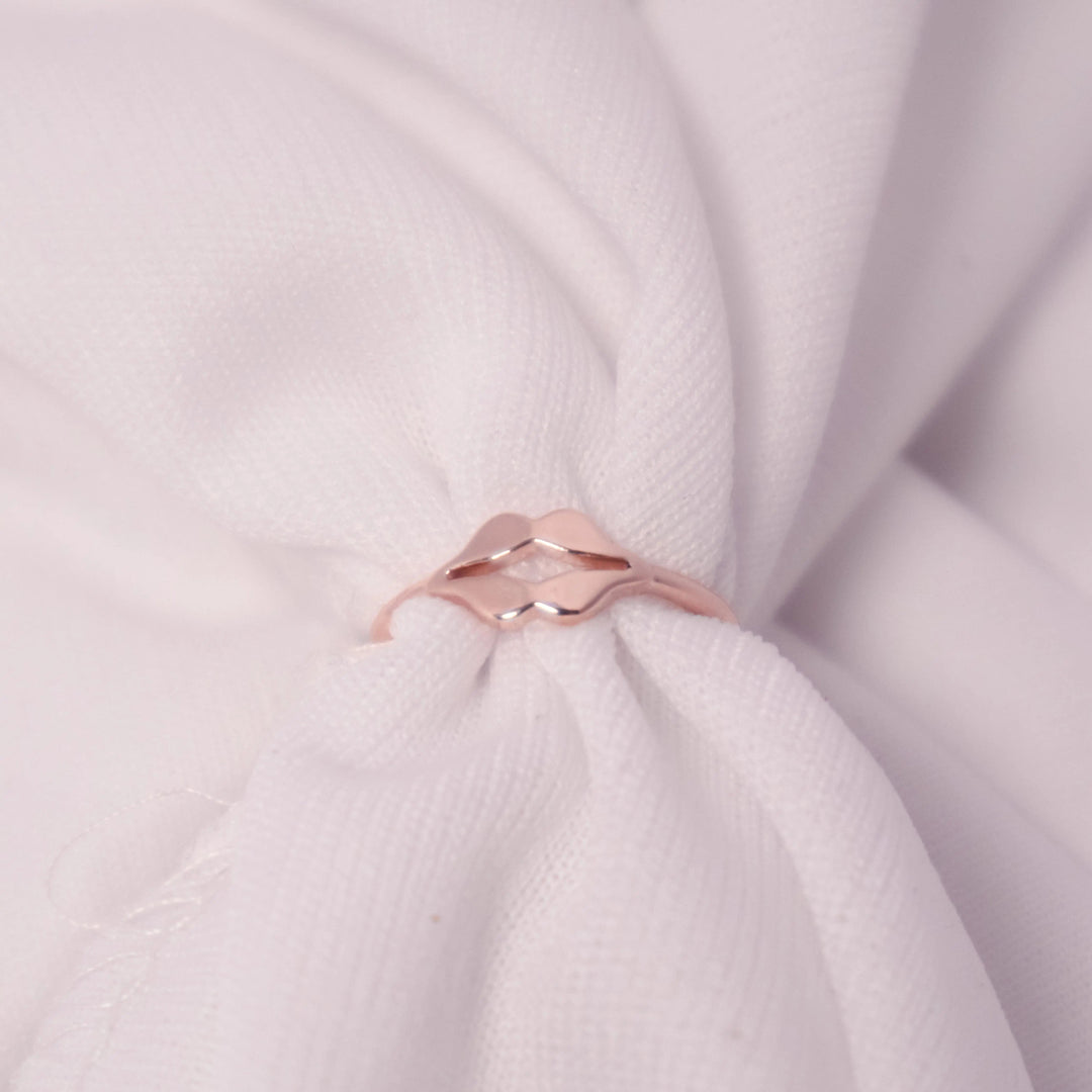Kylie Lip Ring - Salty Accessories