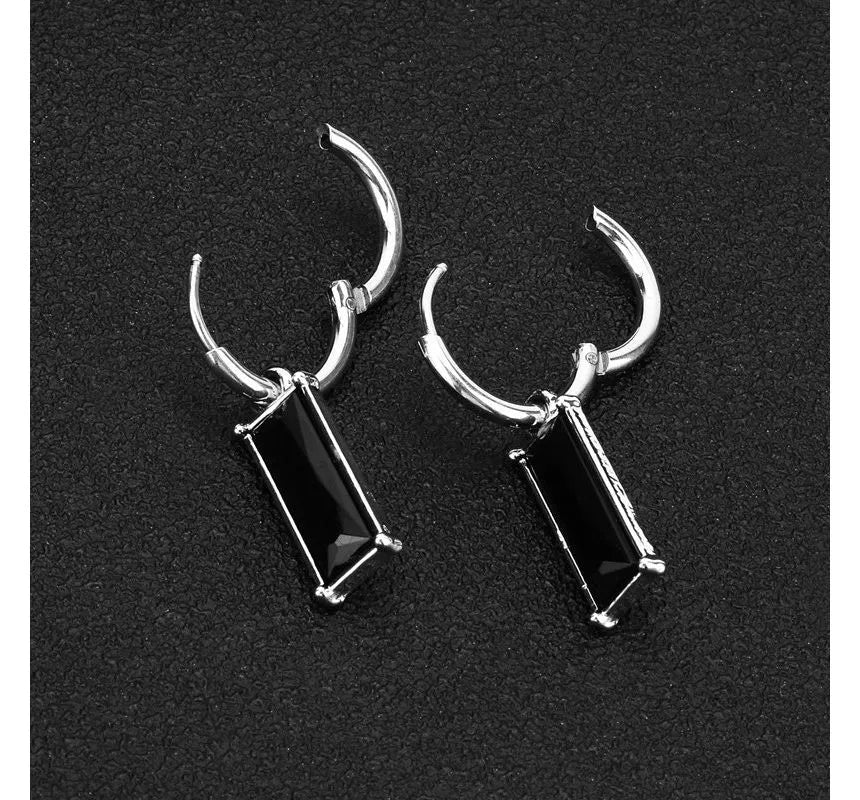 Jaunty Black Earrings (1 Side)