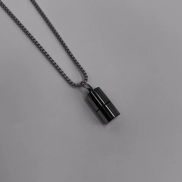 Lighter Smoky Pendant - Black Salty Alpha