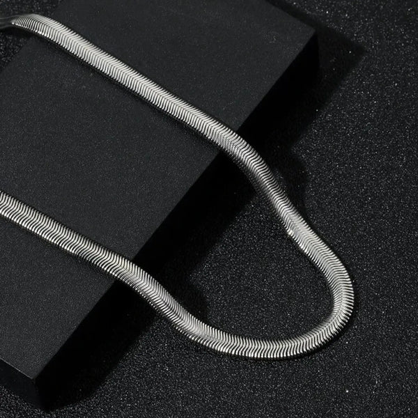 Liquid Motion Chain Necklace