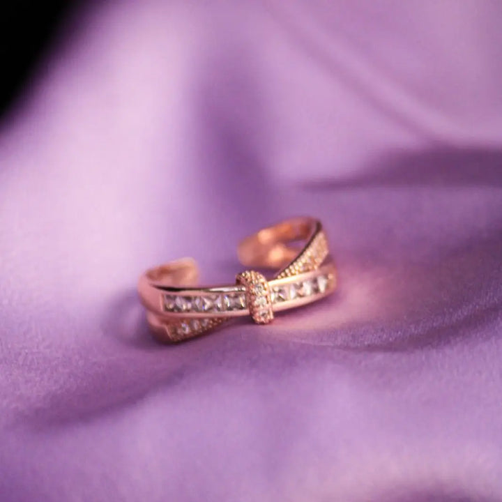 Love Me Knot Golden Band
