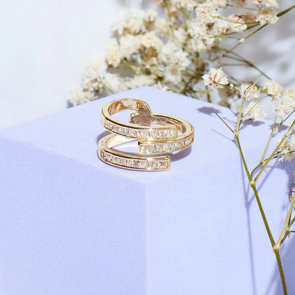 Luxe Loop Golden Ring