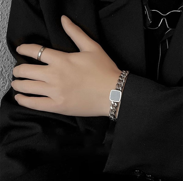 Onyx Signet Bracelet | Salty