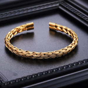 Crosslink Open Cuff Bracelet - Gold | Salty