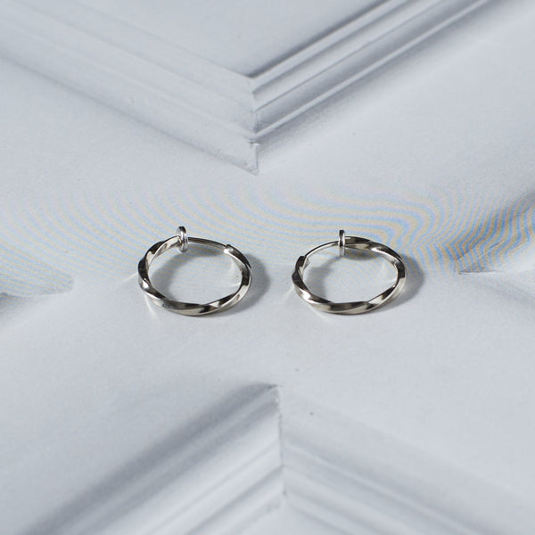 Non-Pierced Bellatrix Minimal Earrings