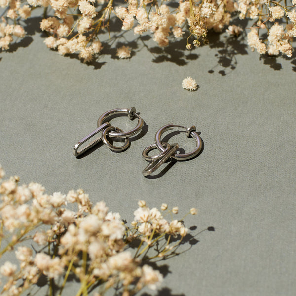 Trendsetter'S Silver Earrings
