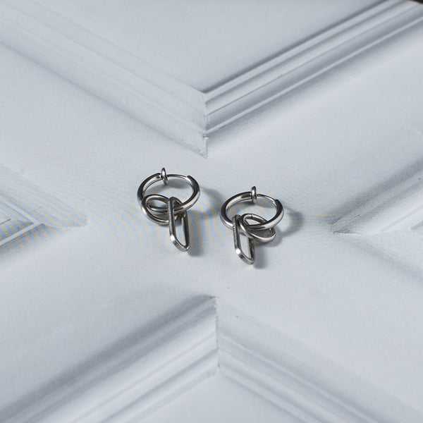 Trendsetter'S Silver Earrings