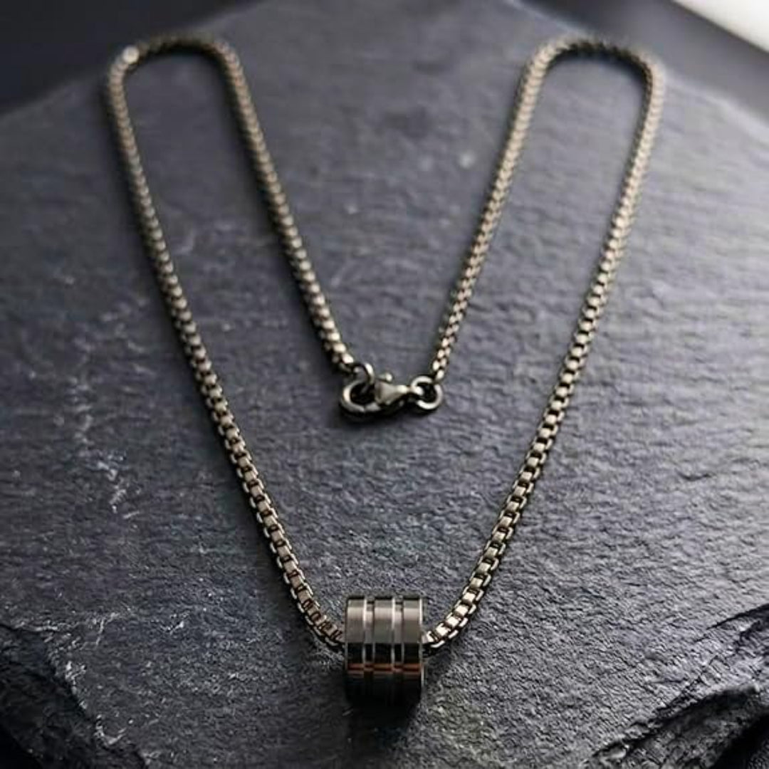 Traveler Black Chain Necklace
