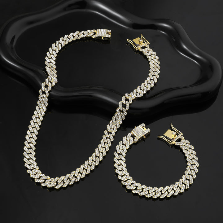 Vandal Golden Necklace and Bracelet Set