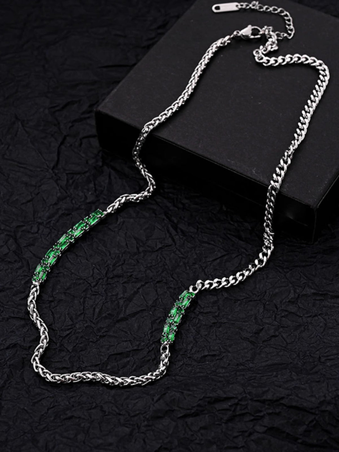 Echelon Emerald Chain Necklace | Salty