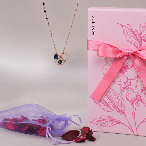 Queen's Gift Box