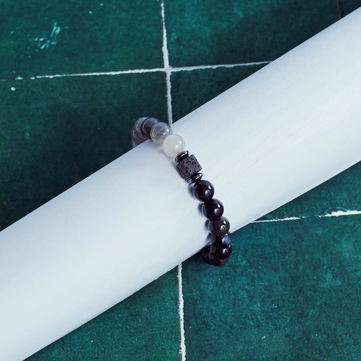 Minimal Pyramid Onyx Beaded Bracelet - Salty Accessories