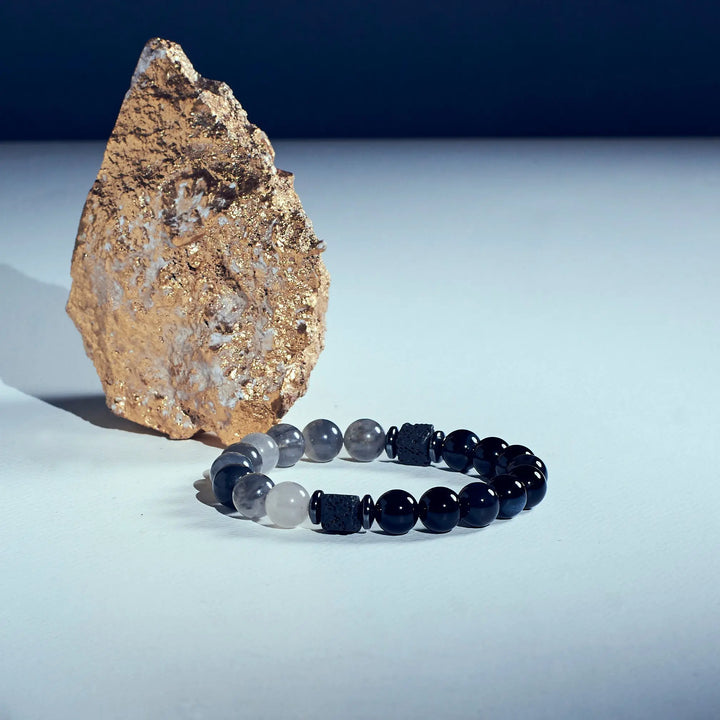 Minimal Pyramid Onyx Beaded Bracelet - Salty Accessories