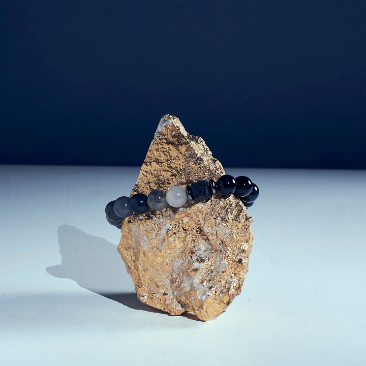 Minimal Pyramid Onyx Beaded Bracelet - Salty Accessories