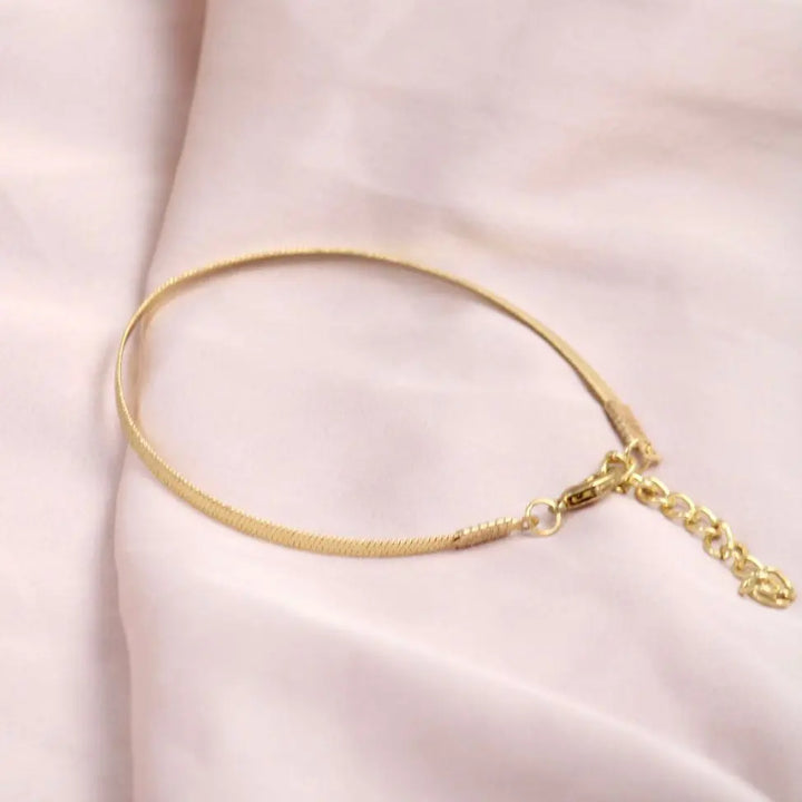 Minimal Vintage Golden Bracelet