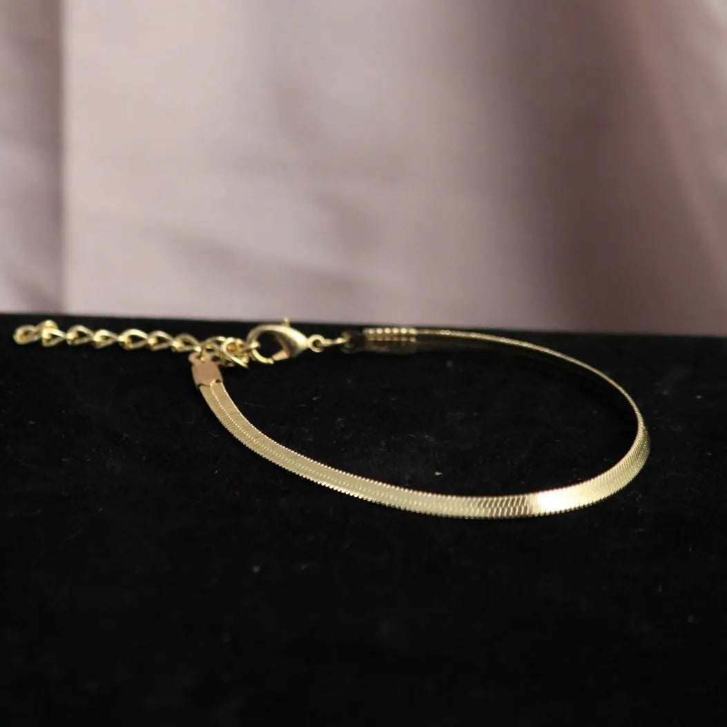 Minimal Vintage Golden Bracelet - Salty Accessories