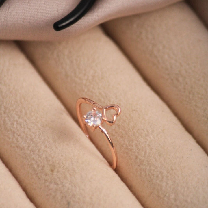 Minimal Heart Diamond Ring