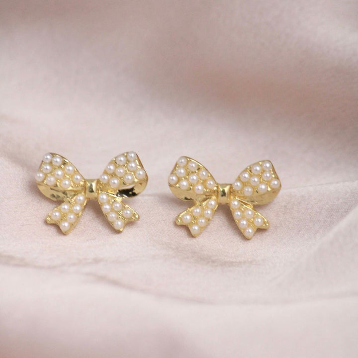 Minimal Pearl Bow Everyday Earrings