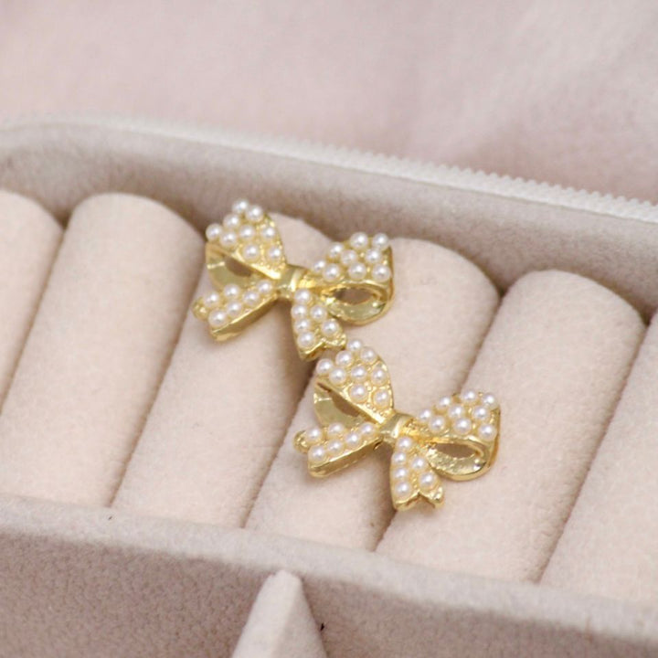 Minimal Pearl Bow Everyday Earrings