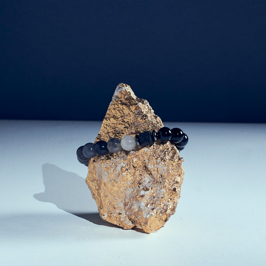 Minimal Pyramid Onyx Beaded Bracelet | Salty
