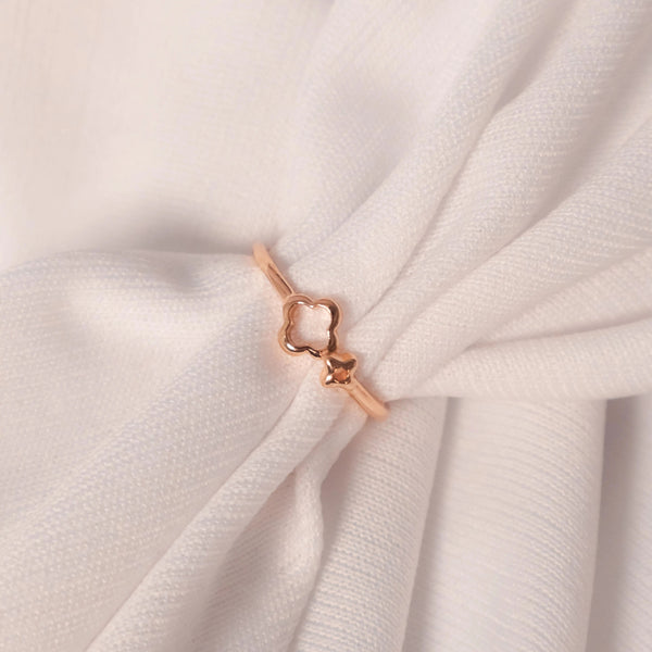 Minimalist Petal Band