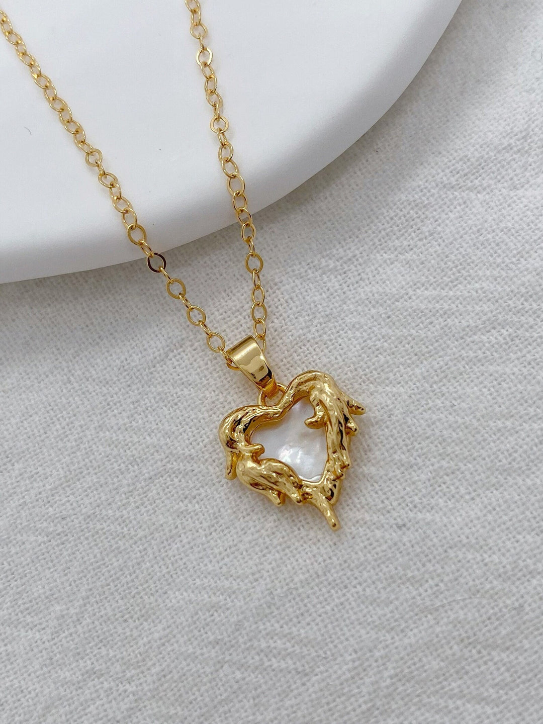 Mod Era Charm Necklace - Golden Salty