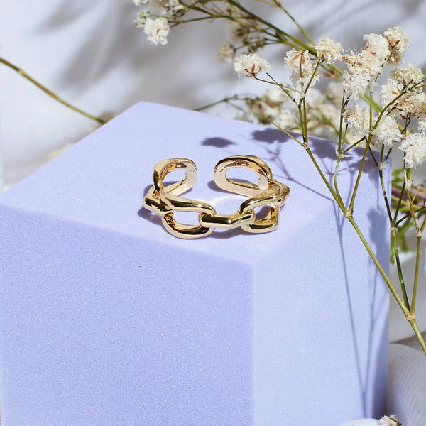 Moonlit Link Chain Ring