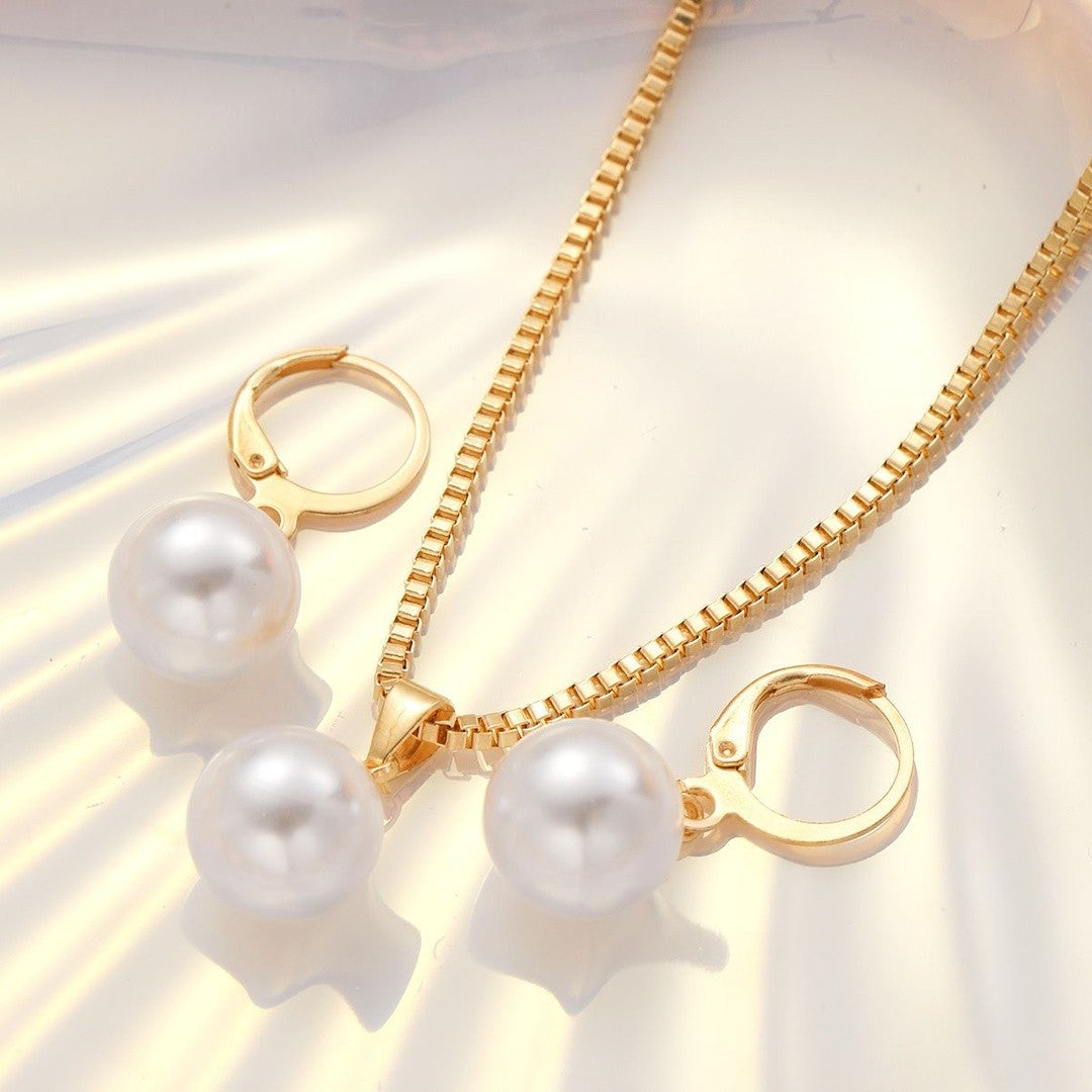 Pearl Reverie Necklace &amp; Earrings Set