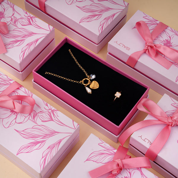 Heartfelt Harmony with Clover Jewellery Set