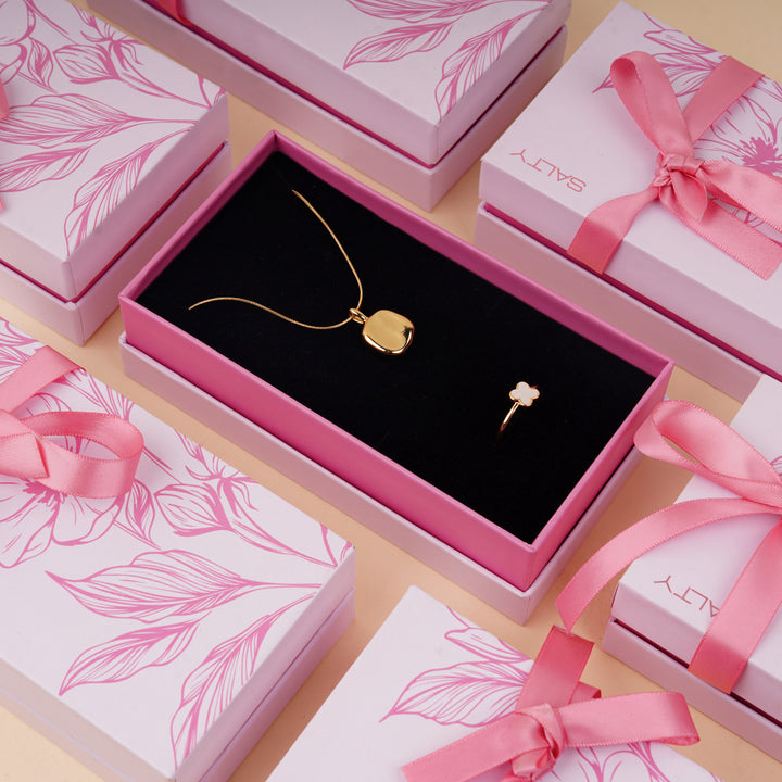 Serene White and Gold Jewellery Set