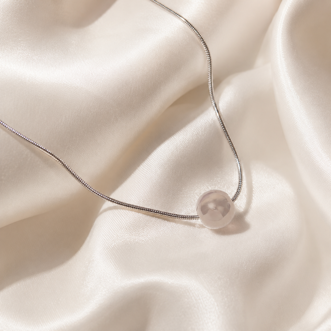 Minimal Ball Necklace