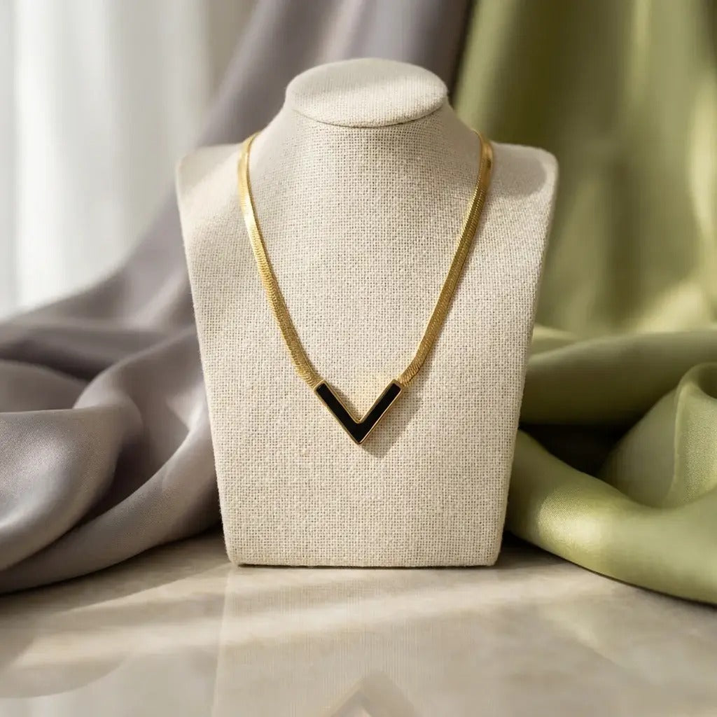 Vandal V Pendant Chain Necklace - Black