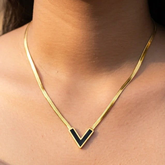 Vandal V Pendant Chain Necklace - Black