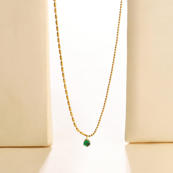 Sleek Tryst Gold Necklace