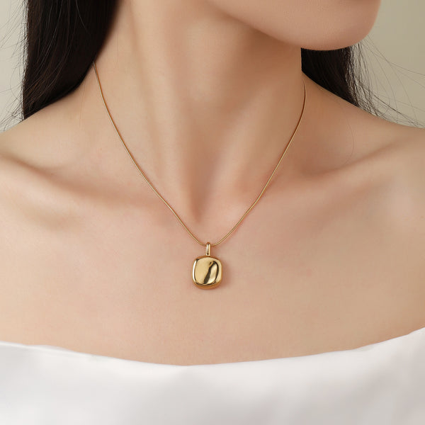 Round Textured Charm Gold Necklace