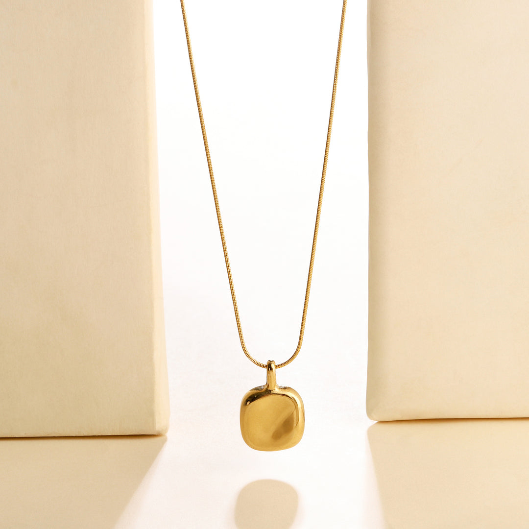 Round Textured Charm Gold Necklace - Salty Accessories