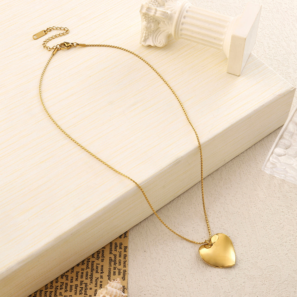 Croocked Heart Gold Necklace - Salty Accessories