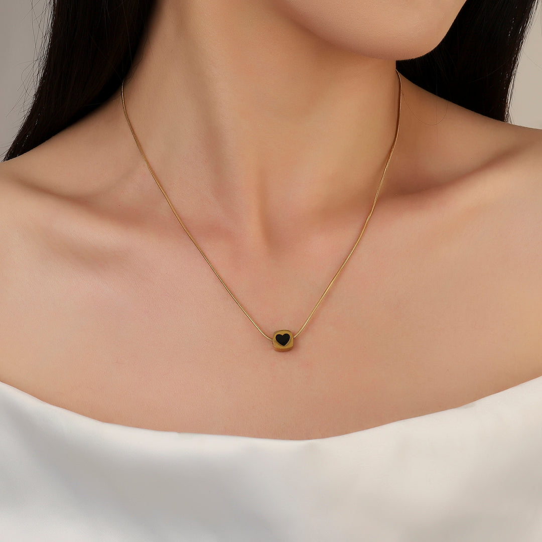 Embbed Black Heart Necklace - Salty Accessories