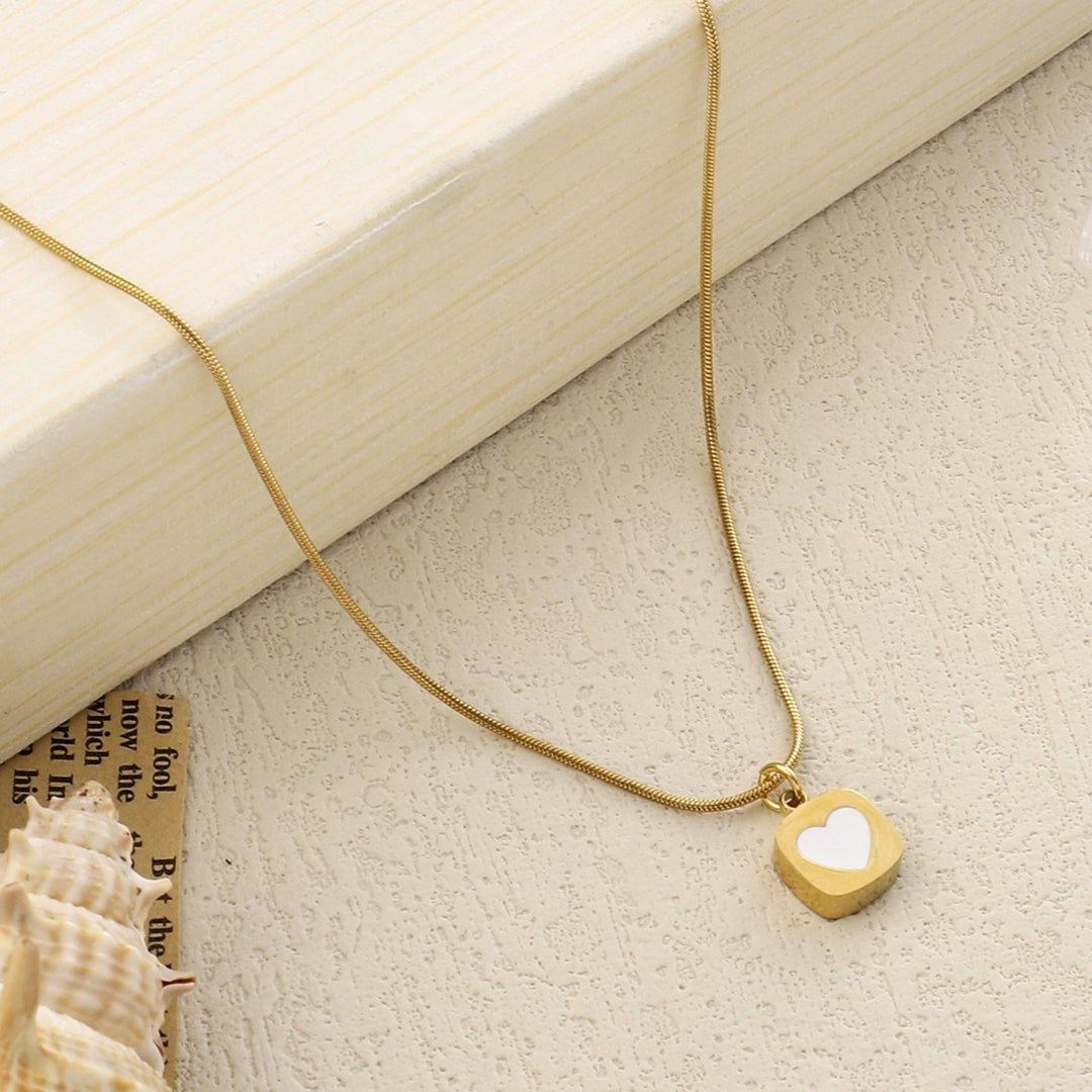 Embbed White Heart Necklace