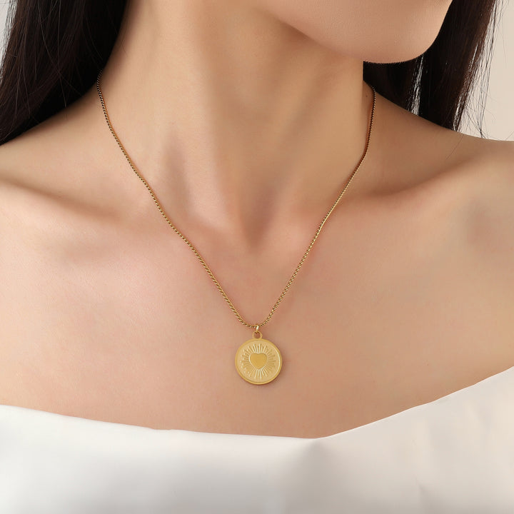 Ray Of Heart Gold Necklace