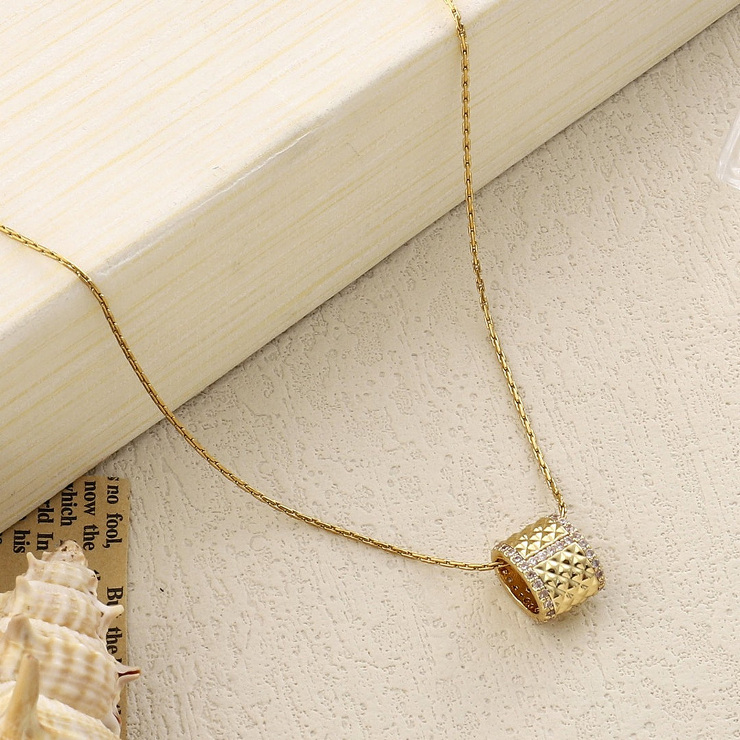 Textured Studded Wheel Gold Necklace - Salty Accessories