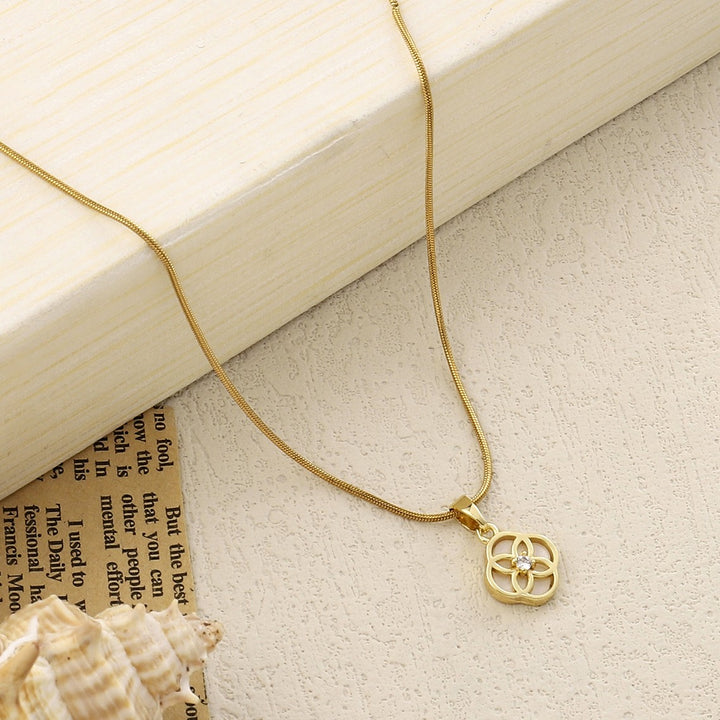 Baby Clover Gold Necklace