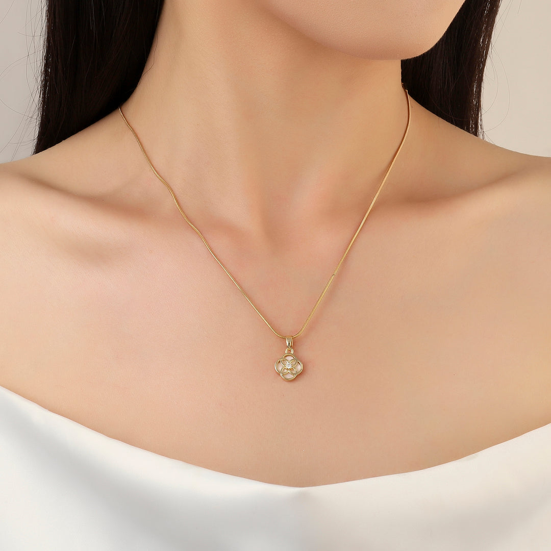 Baby Clover Gold Necklace - Salty Accessories