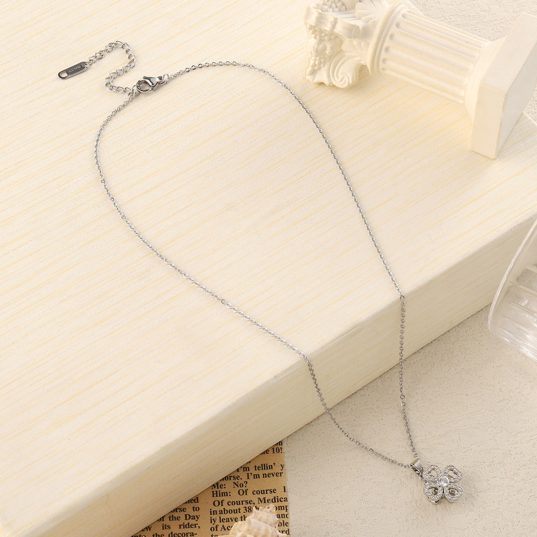 Vyara Clover Silver Necklace