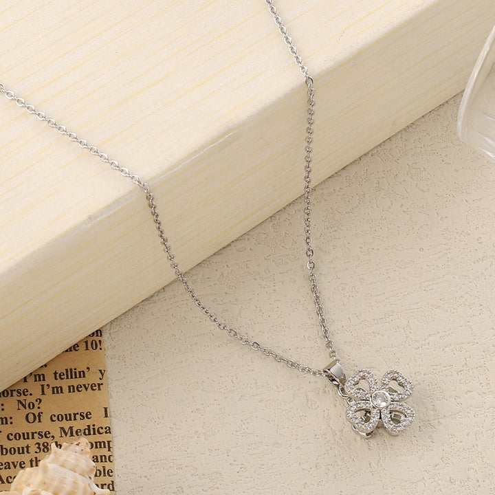 Vyara Clover Silver Necklace - Salty Accessories