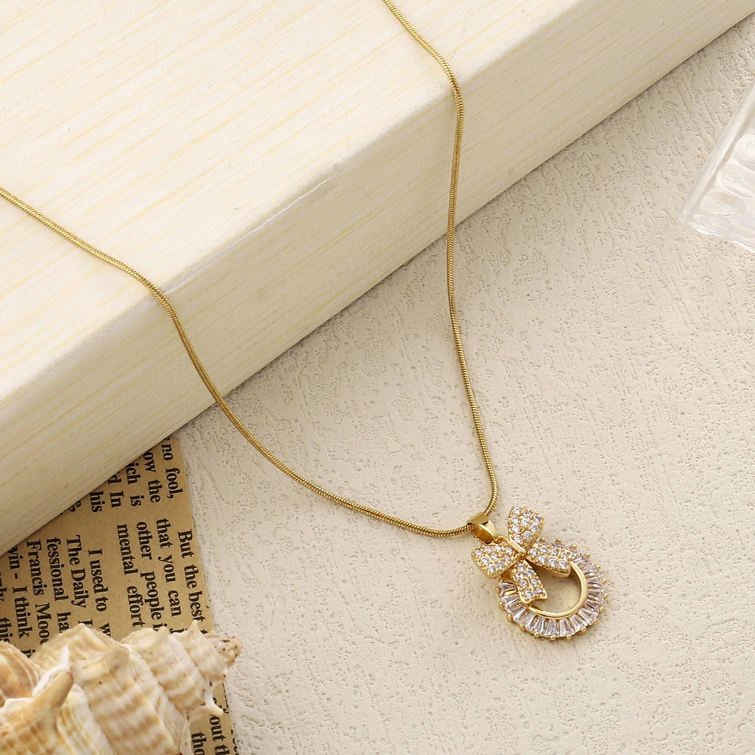 Crystal Wreath Bow Gold Necklace - Salty Accessories
