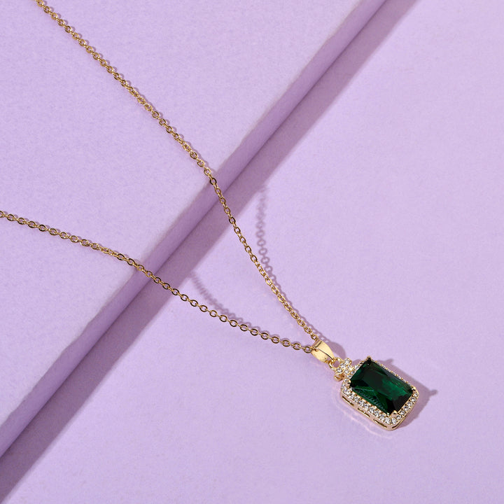 Pretty Emerald Gem Gold Necklace
