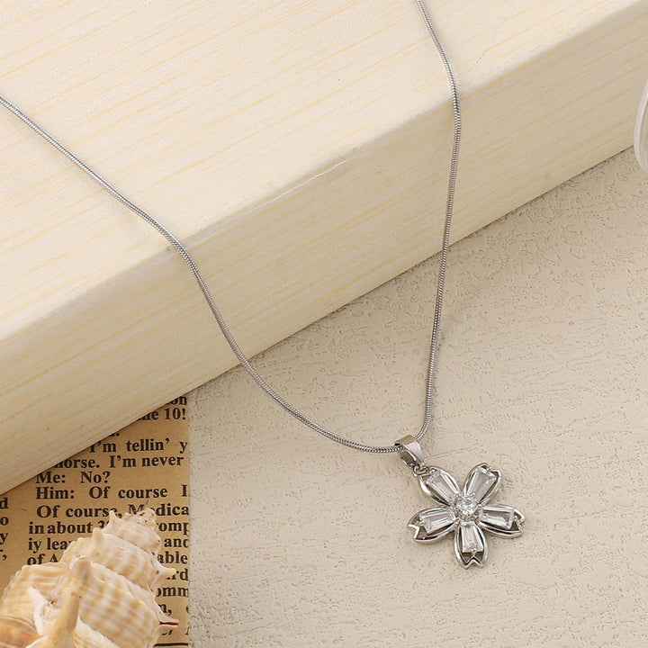 Inola Floral Silver Necklace - Salty Accessories